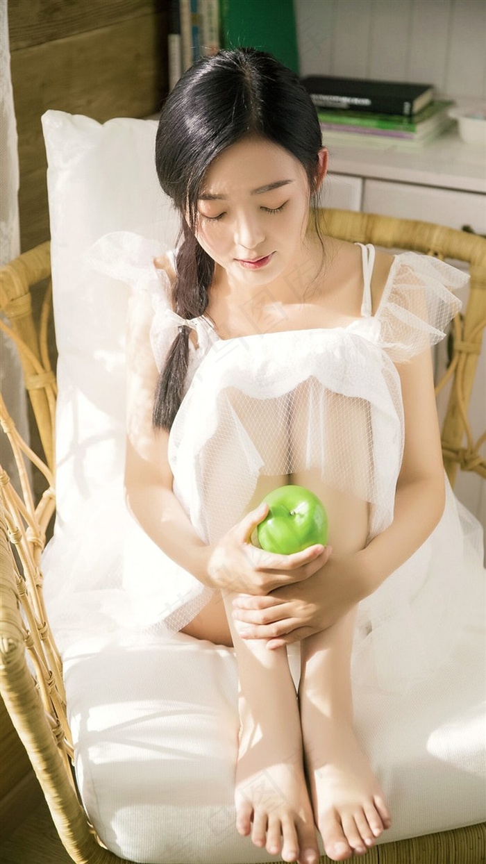 女王高跟鞋踩踏奴隶视频海报