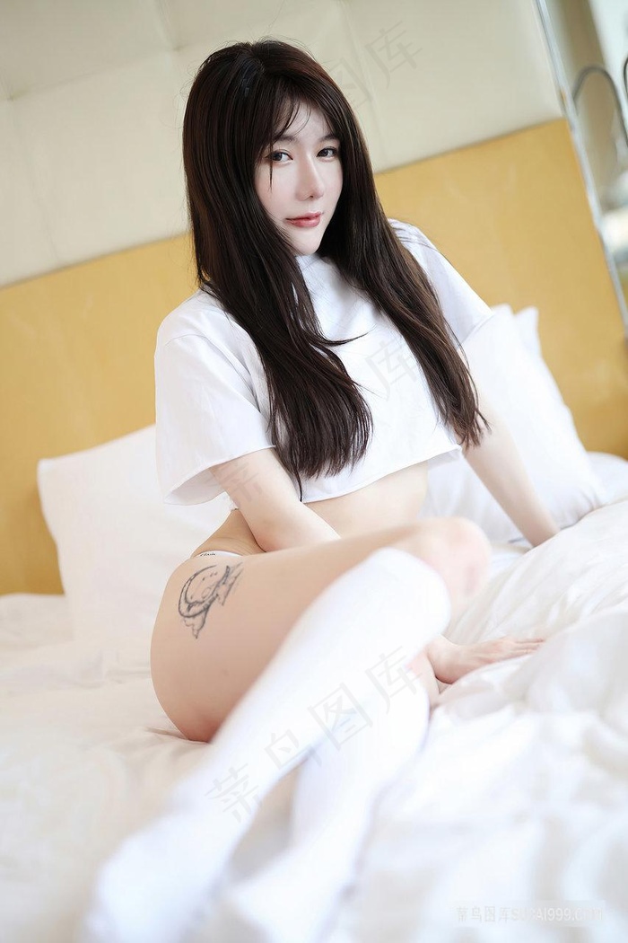 黑人轮流插进我逼里高潮不断