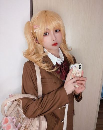 有栖花绯代表作在海报